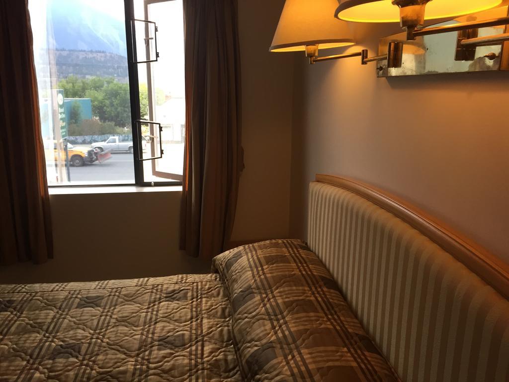Hotel Deoro Lillooet Exterior foto